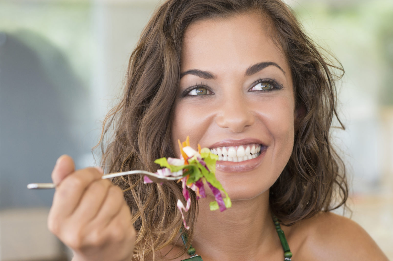 Tips on Eating and Drinking while with Aligners